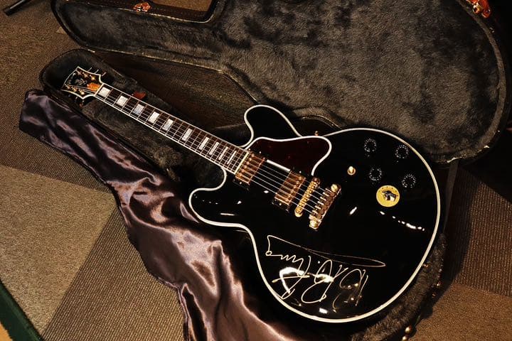 Gibson Lucille BBkingギブソン ルシール ES-335 Gibson Lucille BBkingギブソン ルシール ES-335 - メルカリ
