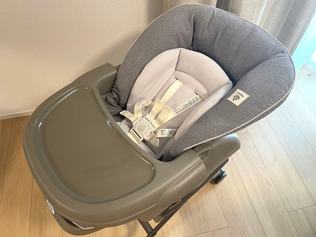 【美品】コンビ　ネムリラ　オートスイング　シンプライト（トイザらス限定モデル）