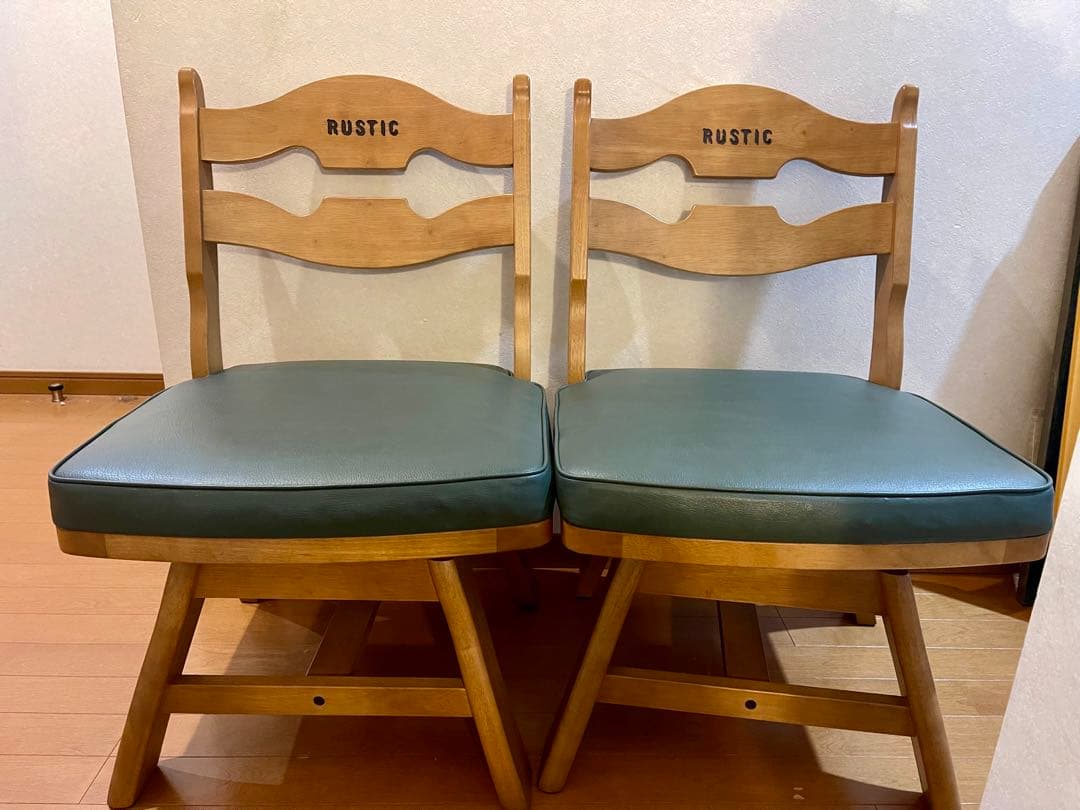 カリモク RUSTIC（ルスティック）シリーズ 回転式ダイニングチェア 2脚