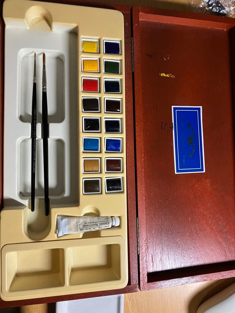 WINSOR＆NEWTON プロフェッショナル水彩絵具セット 16色 木箱