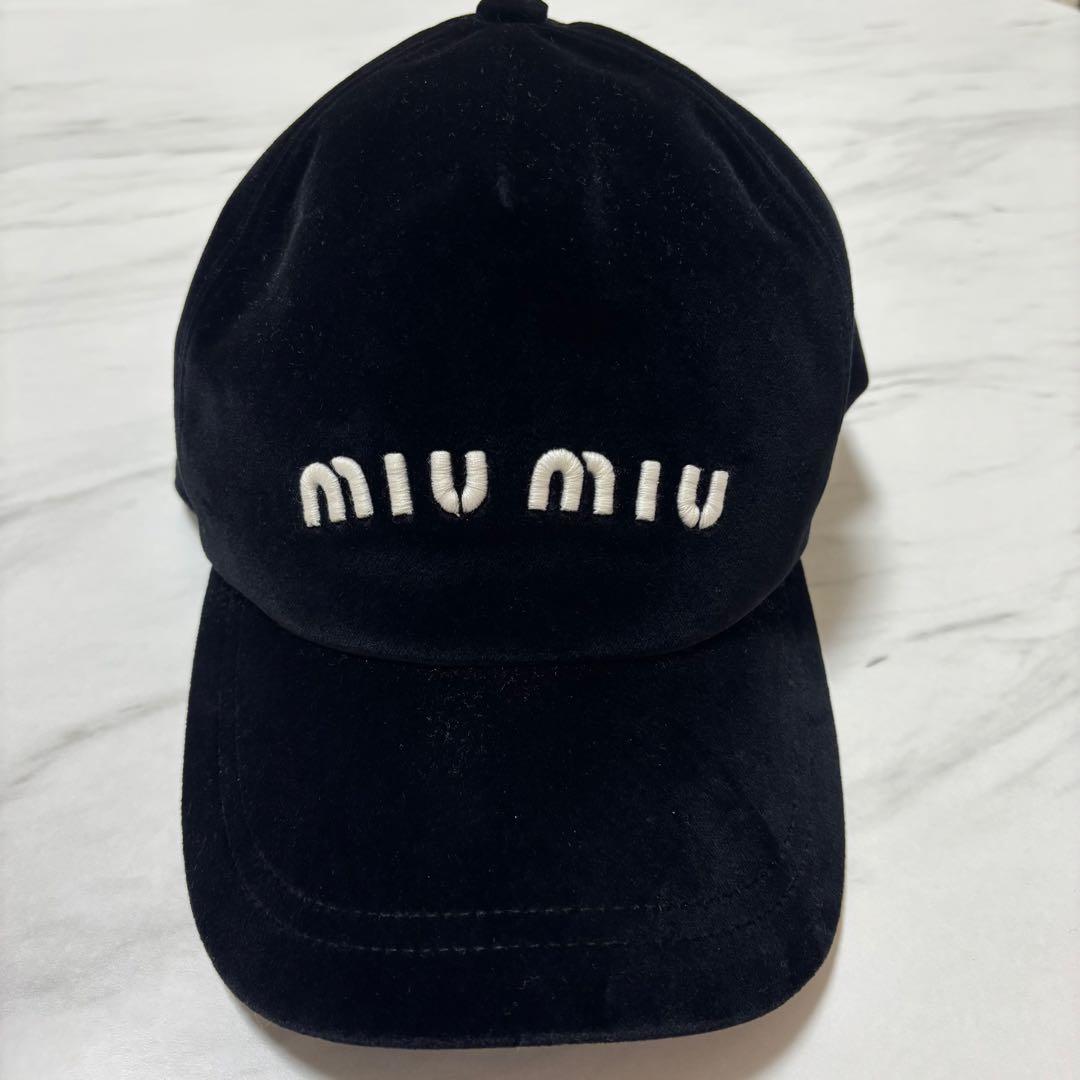 miu miu ベルベットキャップ 黒