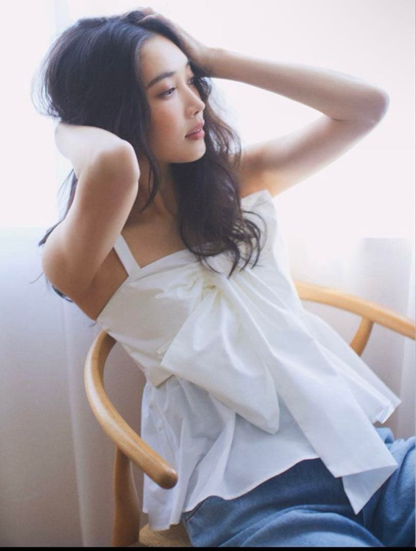 フレイアイディー　ペプラムリボントップス