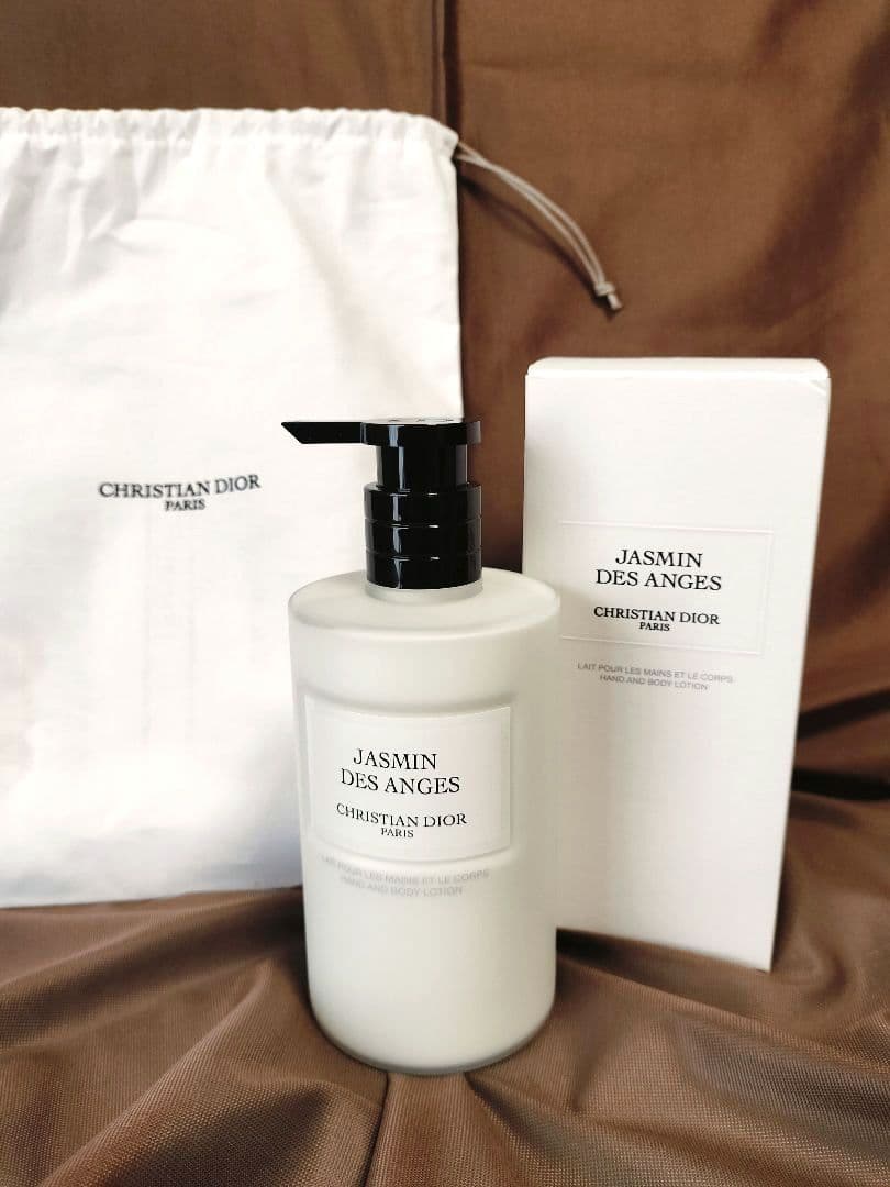 【新品】ディオール ハンド＆ボディローション•巾着袋付き　(更にオマケ付き）