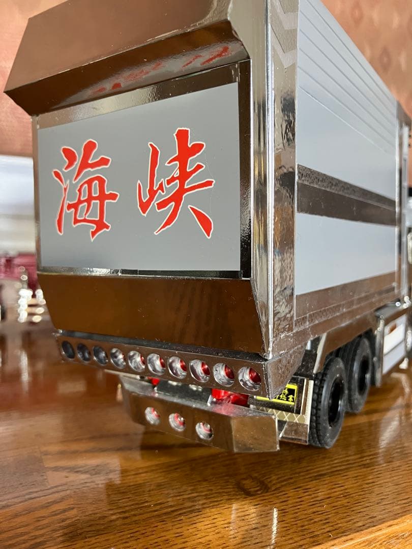 デコトラ・デカ箱ダンプ・プロフィア・1／32・完成品・プラモデル