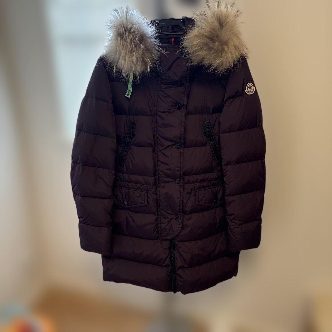 Moncler ダウンジャケット フード付き