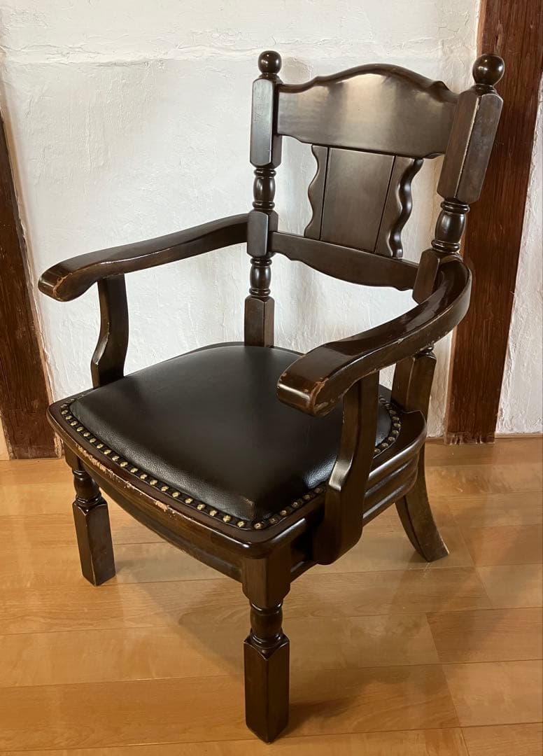 大塚家具 英国アンティーク アームチェア 天然木 ダークブラウン② アームチェア 「シネマ N2」幅73cm ウォールナット材 カバーリング仕様