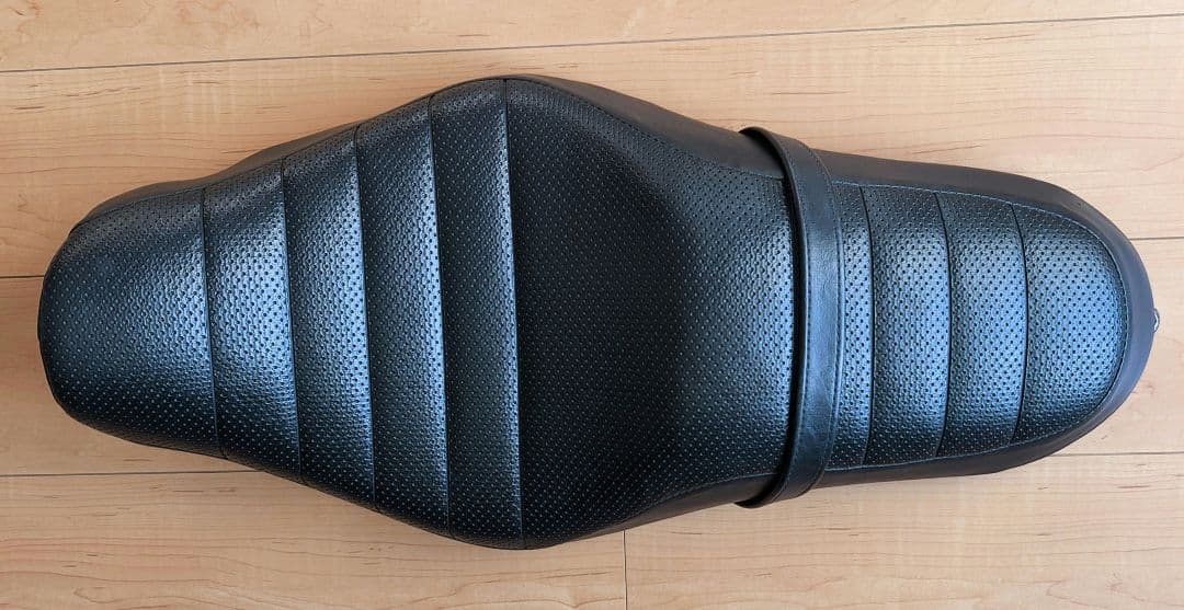 ハーレーダビッドソン スポーツスター【XL883R】純正シート