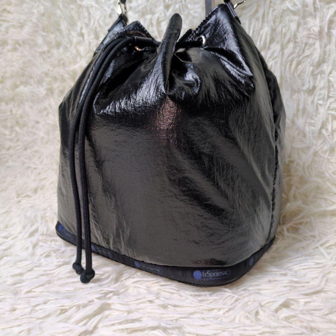 【希少/入手困難】レスポートサック MED DRAWSTRINGBAG ブラック LeSportsac（レスポートサック）の「MED DRAWSTRING BAG シャドウ