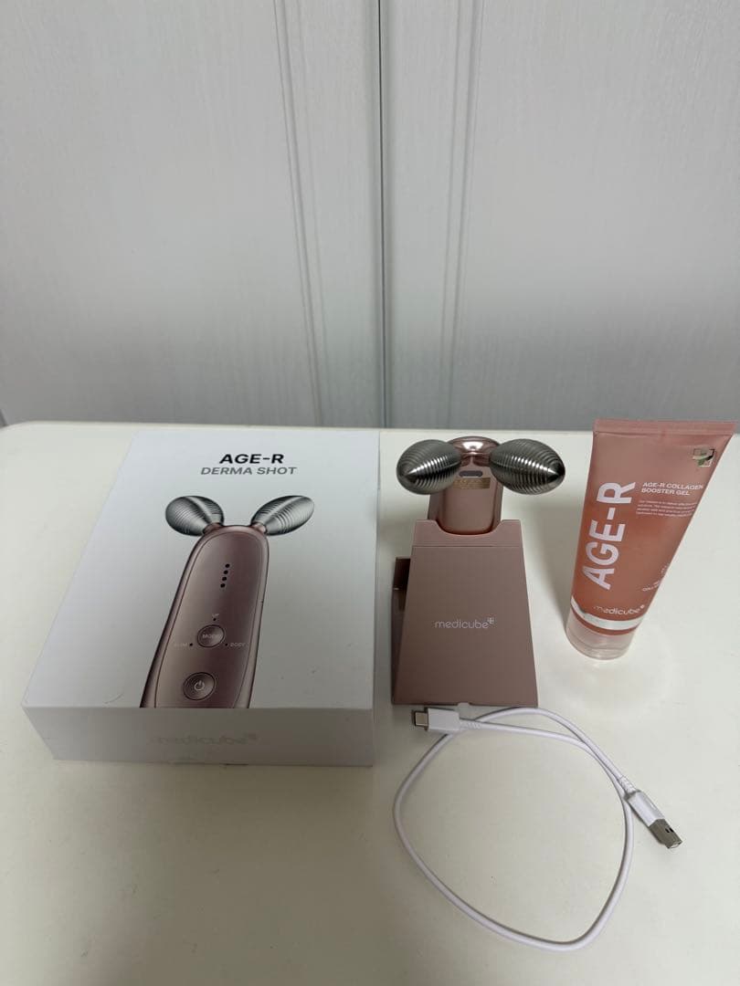 【未使用に近い】medicube EMS ダーマショット 限定のピンク色