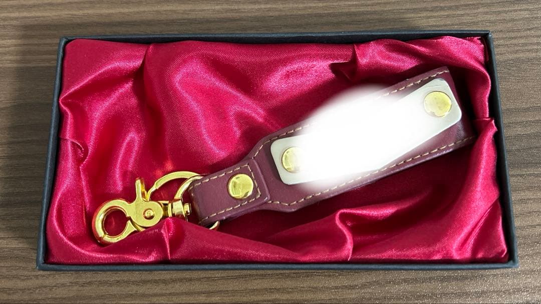 帝国劇場2018年改装記念 座席プレート付キーホルダー 帝国劇場の旧座席プレートのグッズ販売 | クロトンサマープリンセス