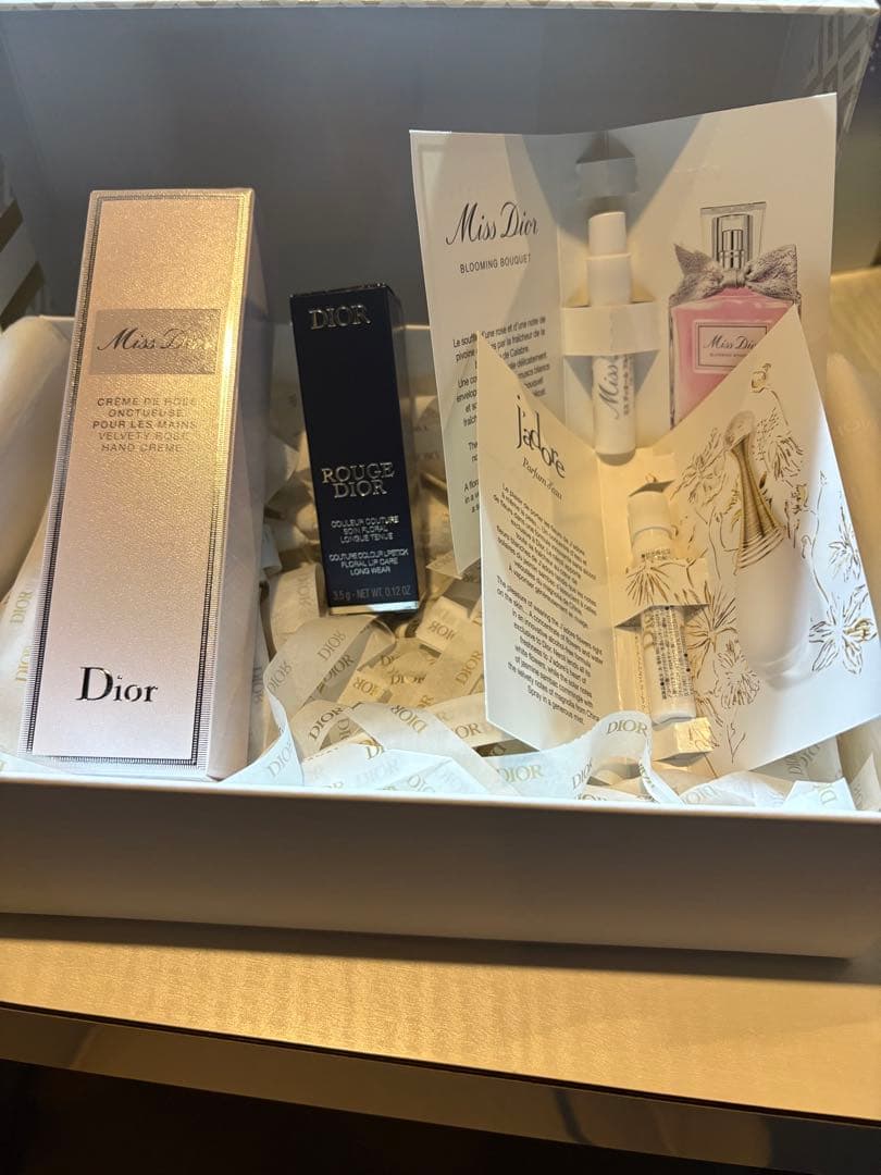 Dior【ハンドクリーム 50ml・口紅720S アイコンサテン】