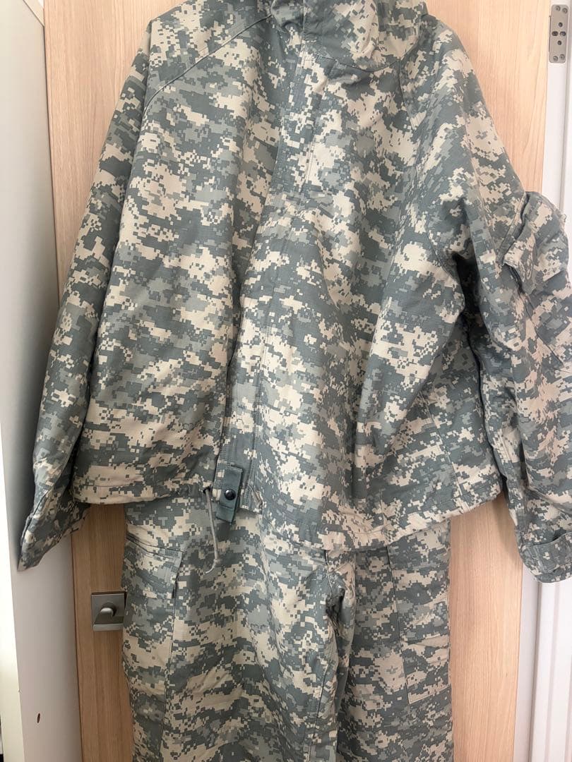 米軍実物 UCP迷彩NBCスーツ