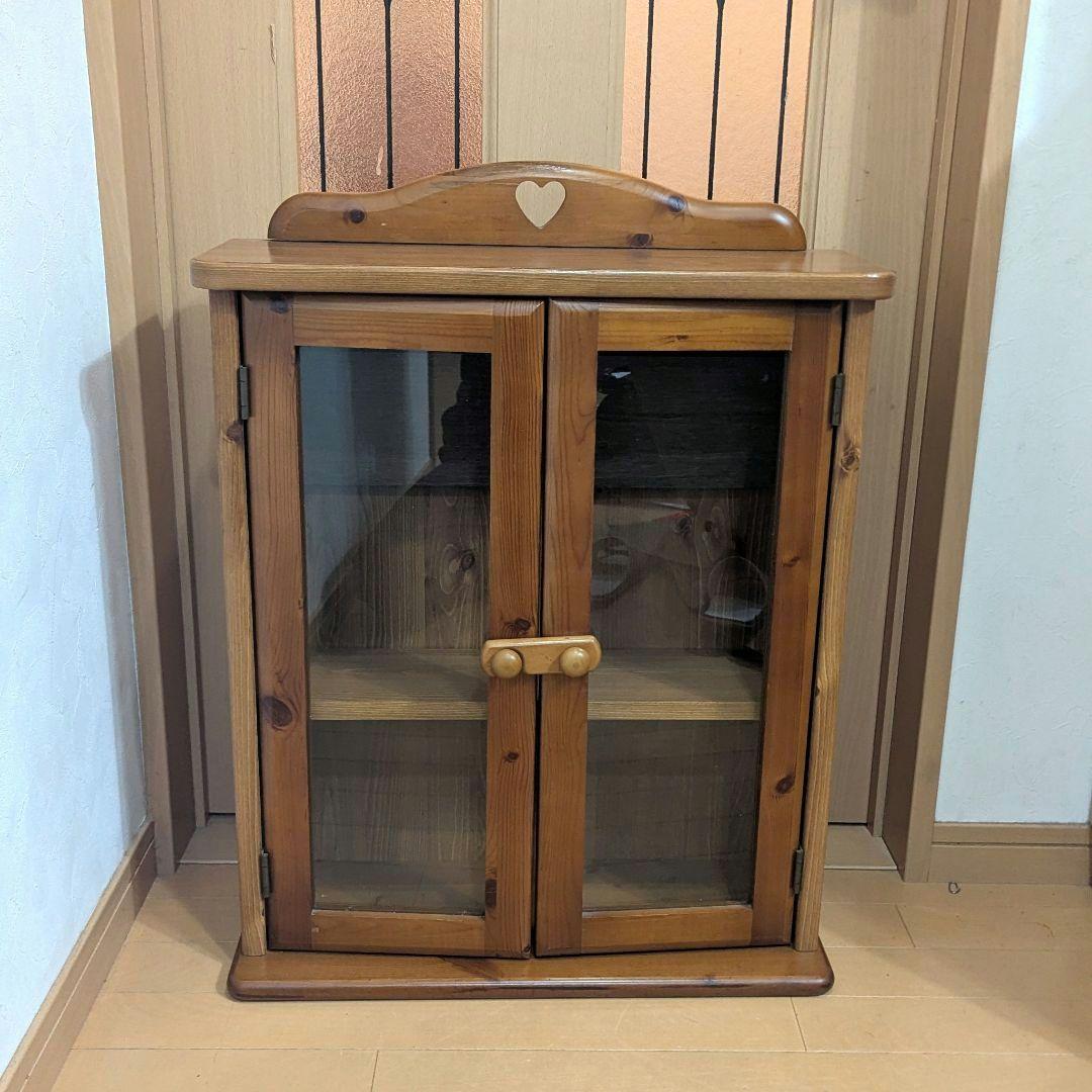 カントリー調　木製ガラス扉 キャビネット　レトロ　アンティーク アンティーク調のおしゃれなガラスキャビネット、オーク材の扉付き本棚