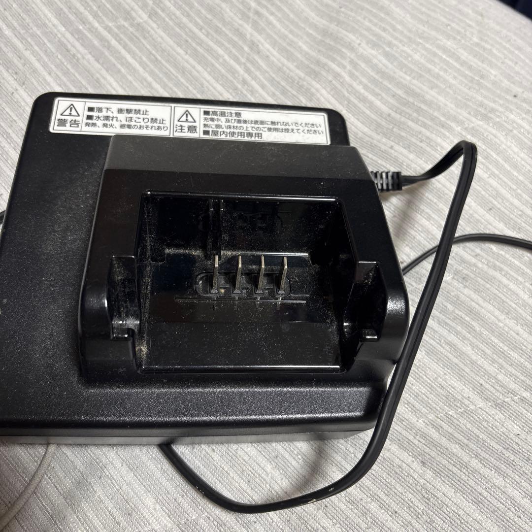 電動自転車用 充電器 黒パナソニック Amazon.co.jp: Panasonic パナソニック 電動自転車用充電器 NKJ075Z