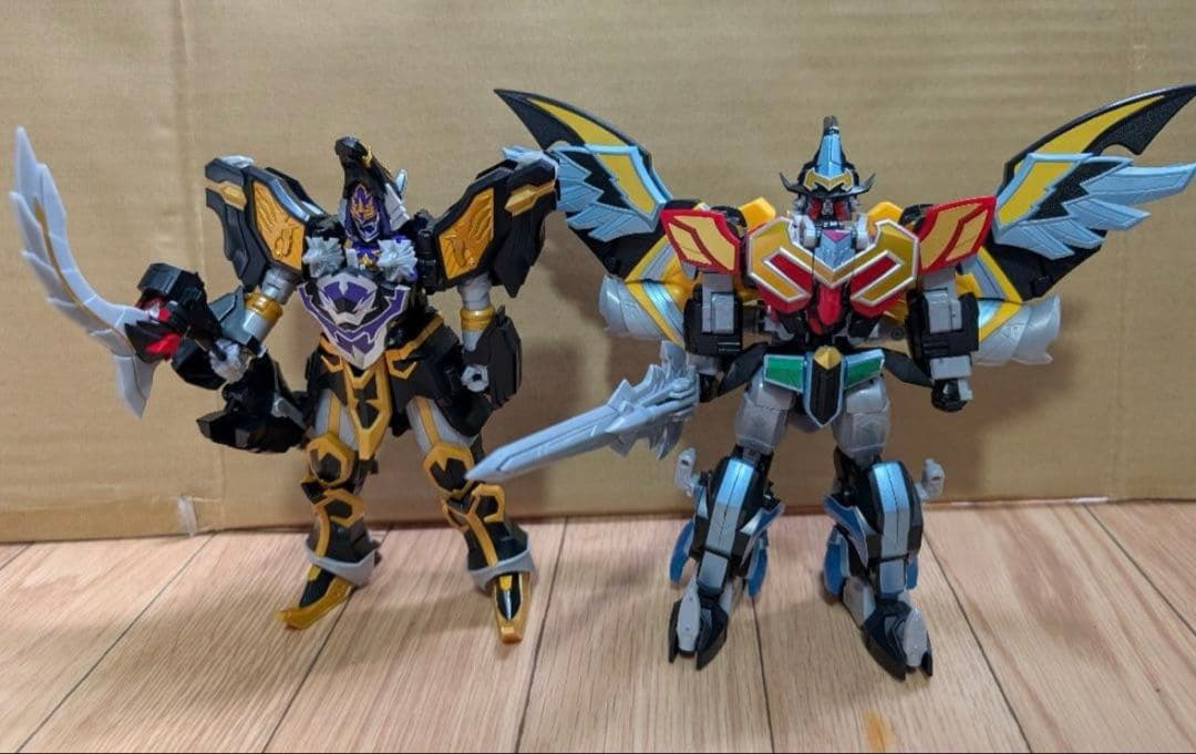 【現状品】SMP 魔神合体 マジキング、魔神合体 ウルカイザー SMP [SHOKUGAN MODELING PROJECT] 魔神合体 ウルカイザー【プレミアム