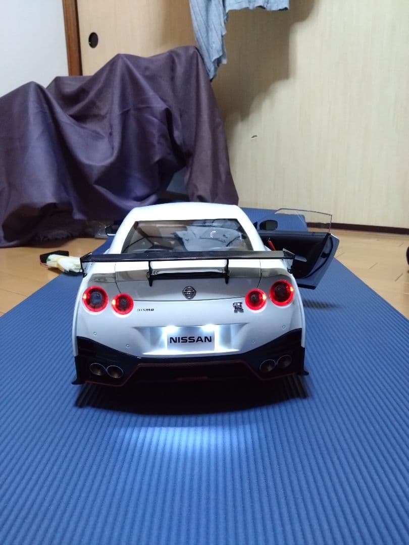 ディアゴスティーニ　NISSAN R35 GT-R nismo LEDライト付