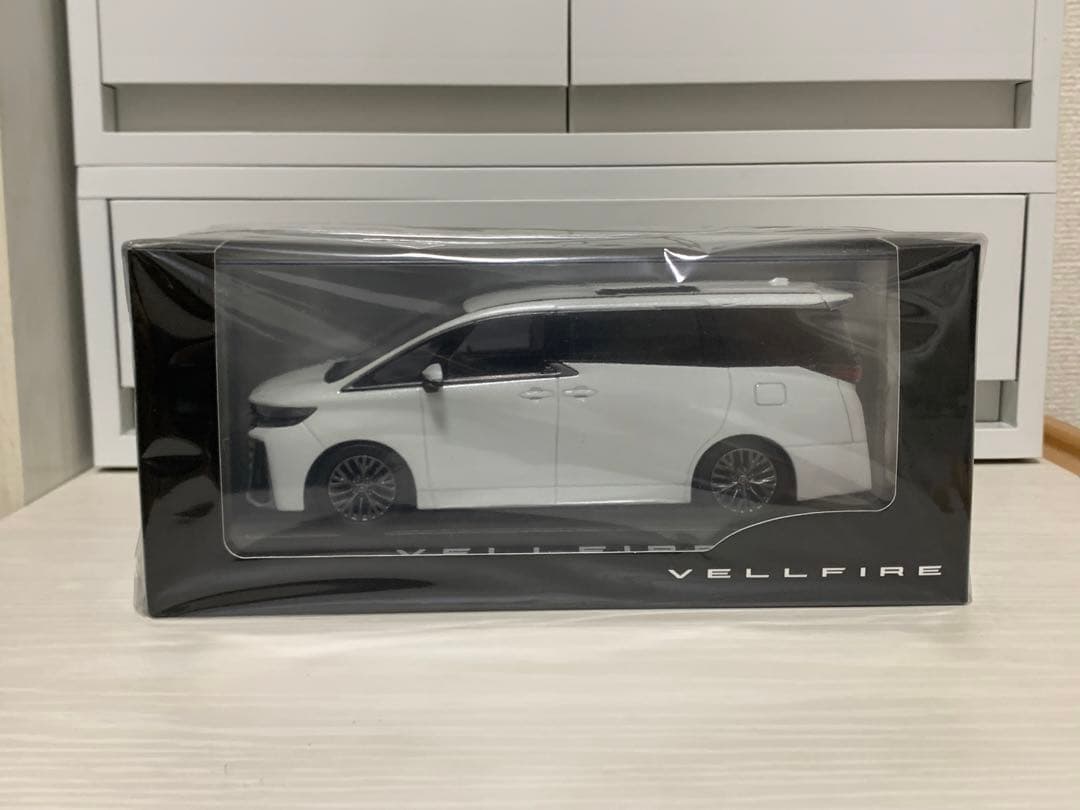 ヴェルファイア カラーサンプル ホワイト