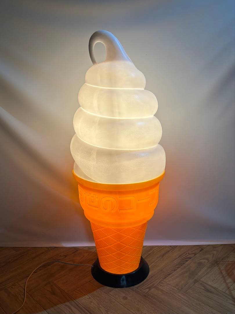 ◆未使用◆点灯確認済◆日世のコーン　ソフトクリームディスプレイ　照明　看板 ソフトクリーム 看板 照明 電飾看板 業務用 アイス 日世のコーン