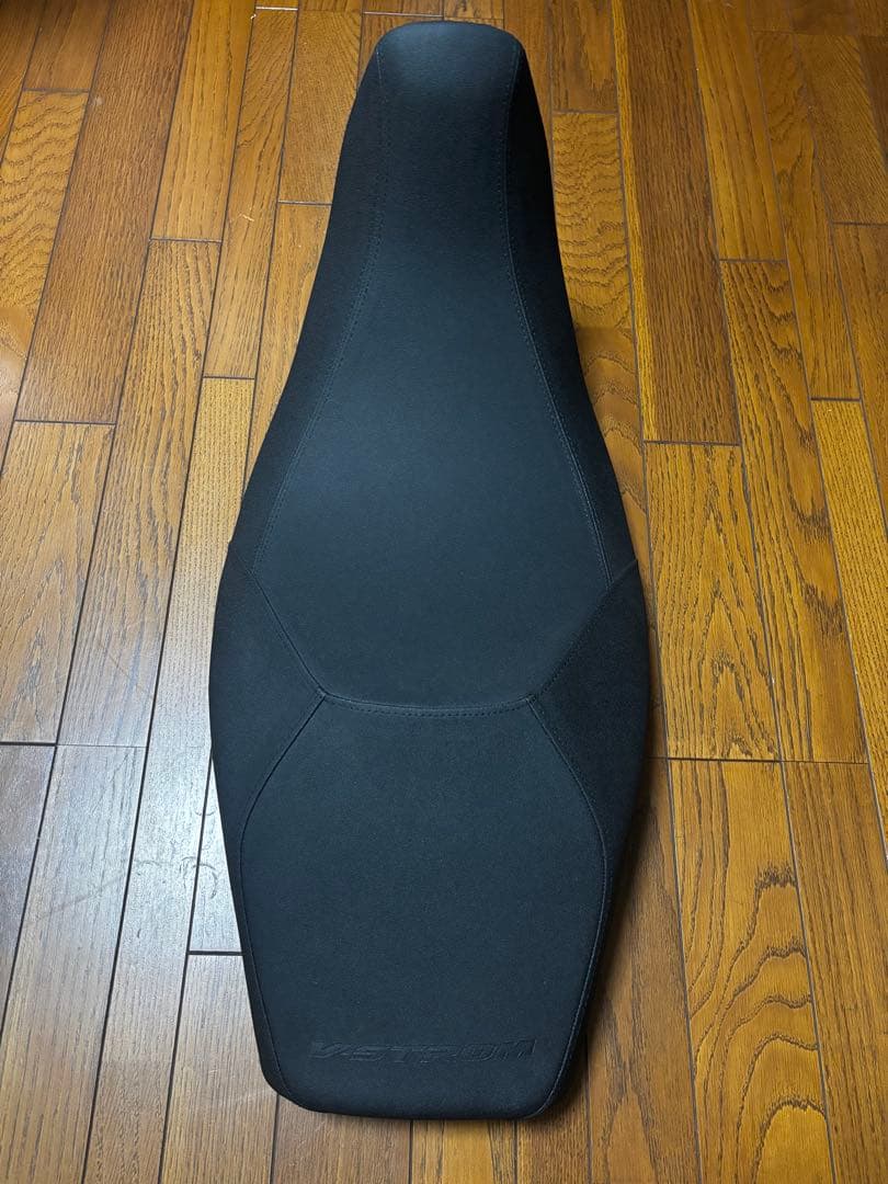 スズキ　V-STROM800 ローダウンシート V-STROM800/DE('23-) 低反発ローシート [-20mm] | SUZUKI,Vストローム