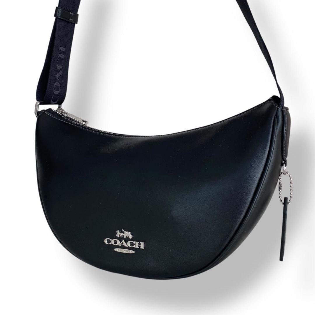 極美品 コーチ ショルダーバッグ ボディバッグ ハーフムーン 　CT644