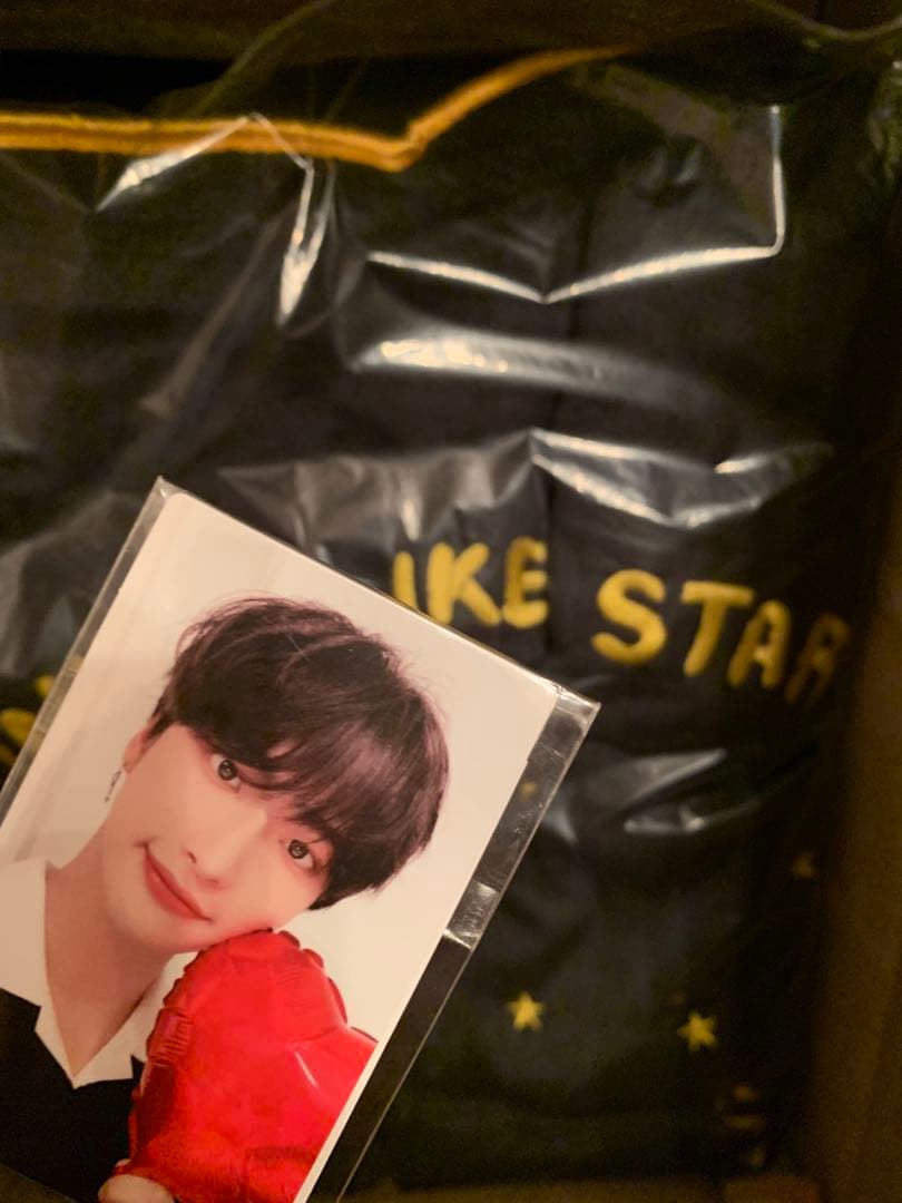 トレカ付！新品未開封ATEEZソンファ⭐︎ 星柄センイルフワフワハウスローブ袋付 ATEEZ ソンファ 封入＆タワレコ特典 - メルカリ