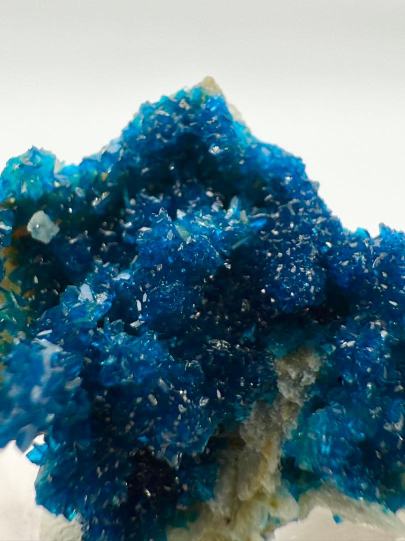 『専用』ベゼライト　ベゼリ石　原石　鉱物標本　天然石　ベゼリアイト ベゼリ石 ベゼライト 母岩付き 鉱物 鉱石 天然石 原石 鉱物標本の通販