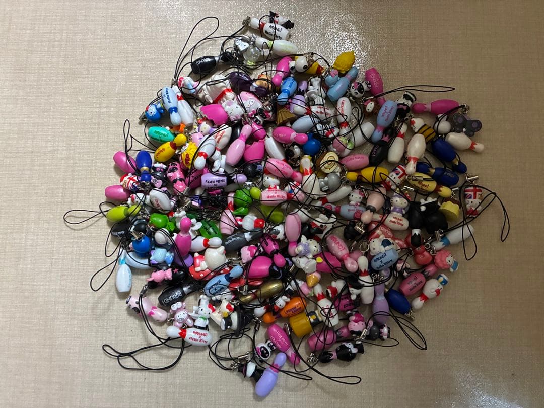 ラウンドワン ハローキティ ストラップ 非売品 大量