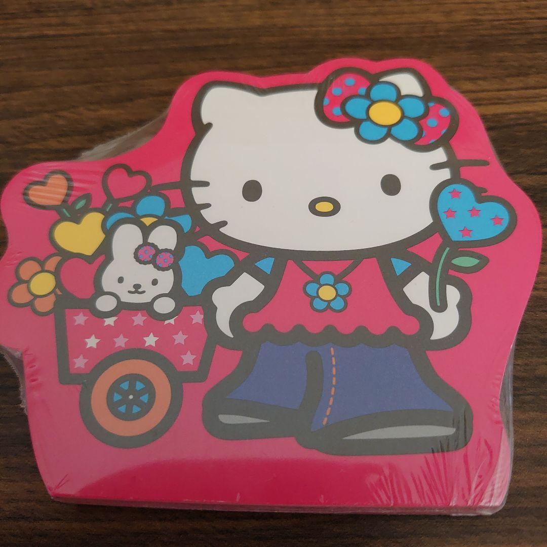 新品未使用♡ハローキティ海外限定フラワーダイカットメモ①