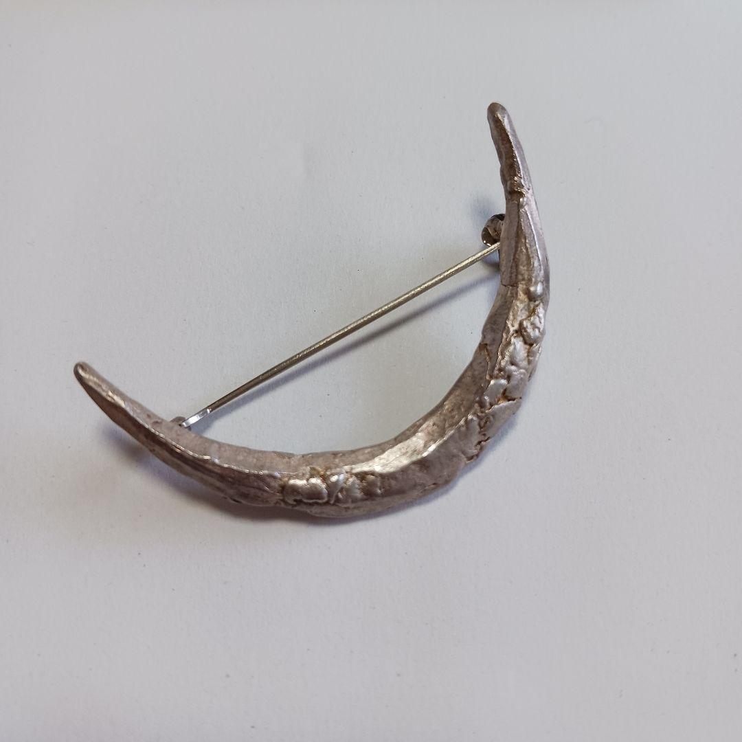 ブローチ シルバー 鈴木友紀