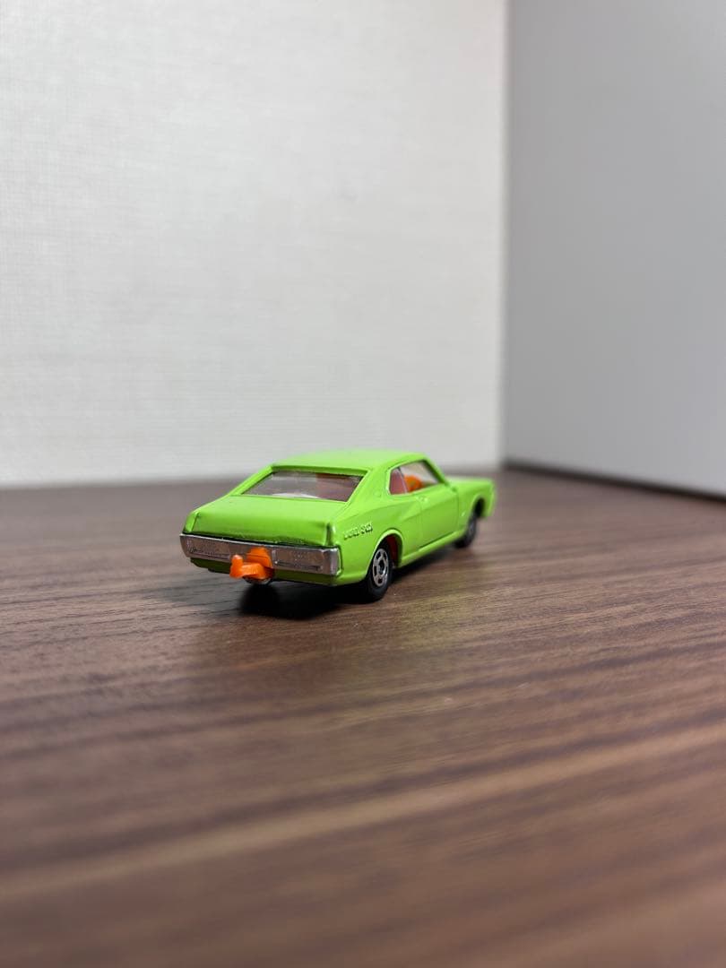 日本製絶版トミカNo.74 日産 ローレル ブタケツ 当時物 - メルカリ