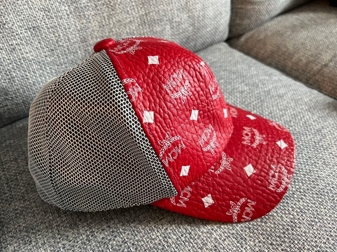 MCM レッド ベースボールキャップ