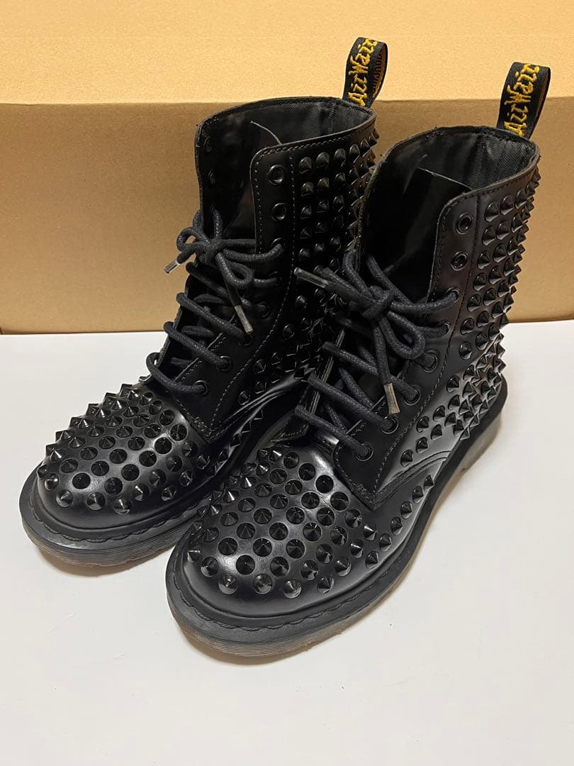 ドクターマーチン 24cm 8ホール スタッズ　Dr.Martens