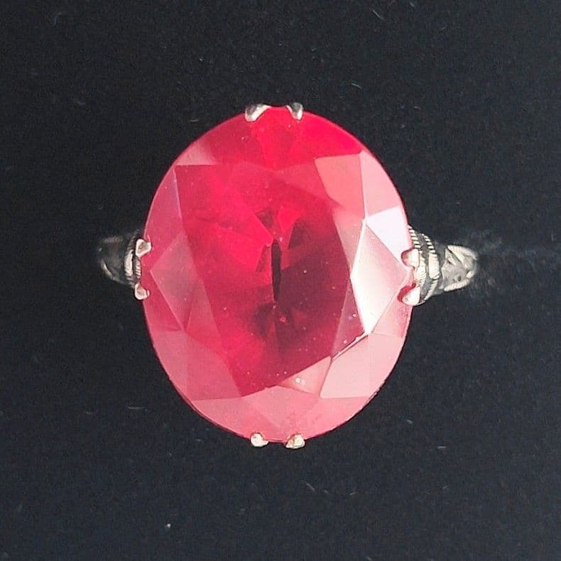 ルビー　アンティーク　ヴィンテージ　オーバルカット　ビンテージリング