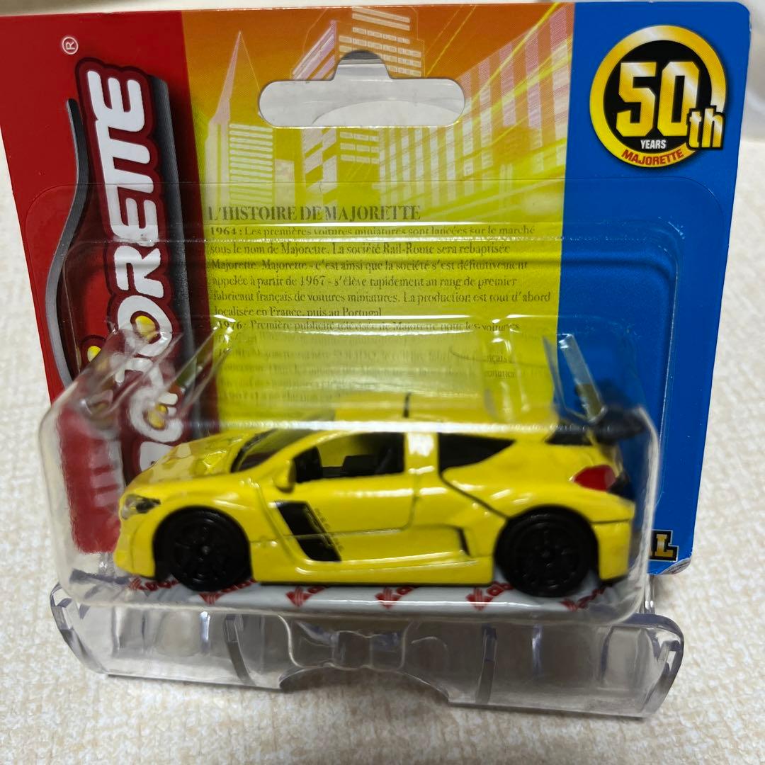 ルノー　メガーヌ　マジョレット　ミニカー マジョレットミニカーのルノー・メガーヌ・クーペはマットブラックの