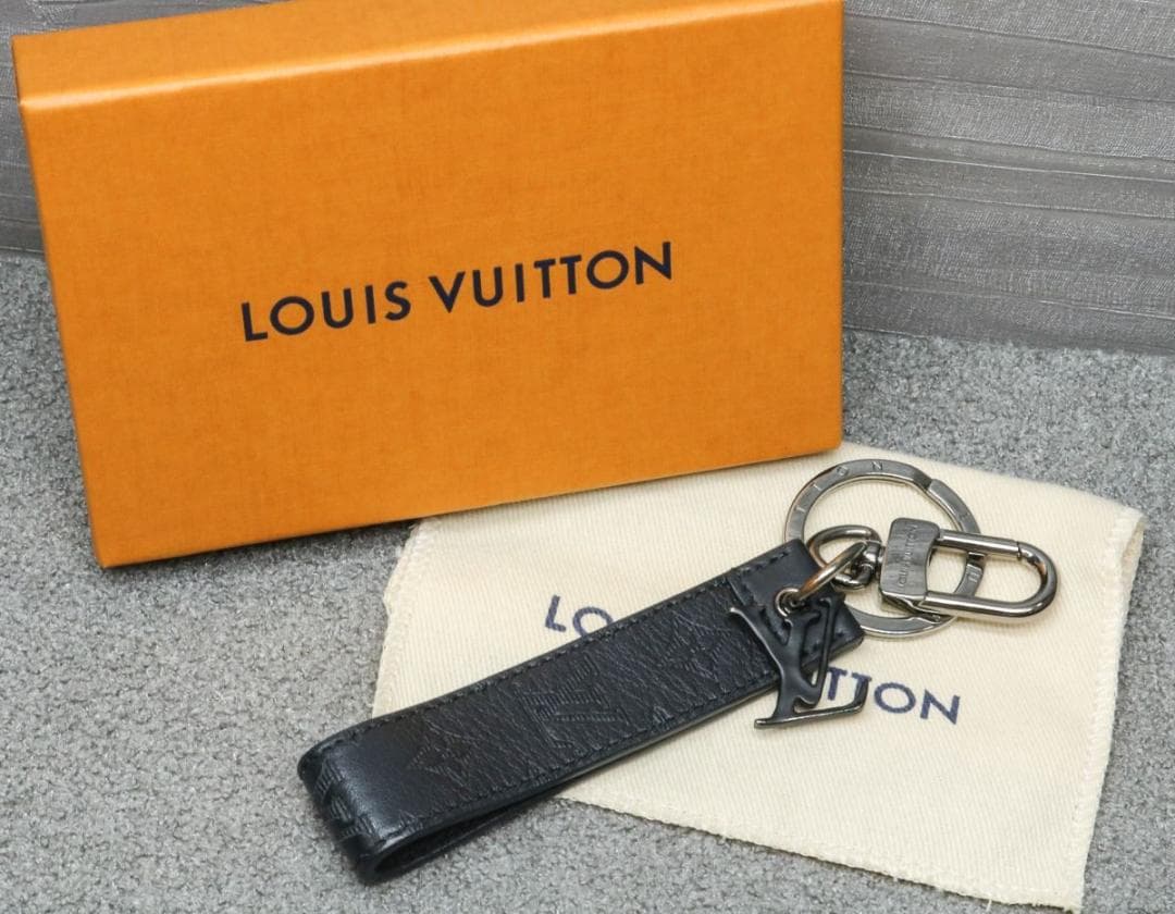 ルイヴィトン M68675 モノグラム シャドウ ポルトフォイユ ドラゴンヌ