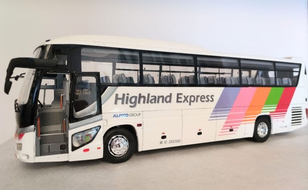 1/32 アルピコ交通 貸切バス(いすゞガーラSHD)素人組立品