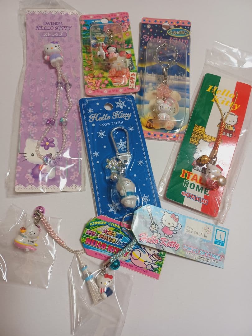 ハローキティ　ストラップ　キーホルダー　セット　レトロ