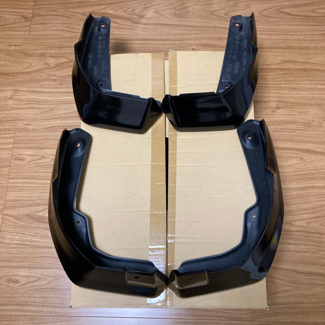 新型ヴェゼル純正マッドガード カラードZ用