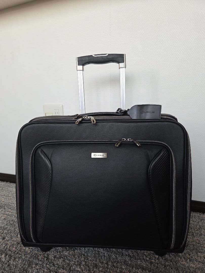 LEXUSレクサス ビジネスキャリーバッグ トロリーケース 黒レザー　鍵付き LEXUS レクサス キャリーバッグ スーツケーストロリーケース 黒 2輪