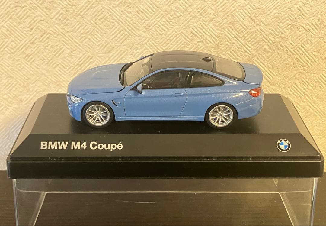 1/43 herpa製　 M4 F82 ヤスマリーナブルー