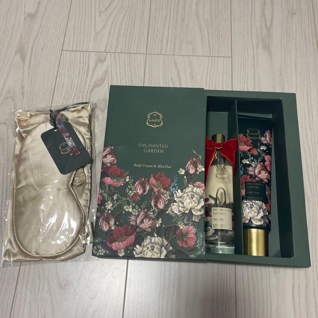 完売 新品ラリン エンチャンテッドガーデン エレガンスセットアイマスク&ポーチ付