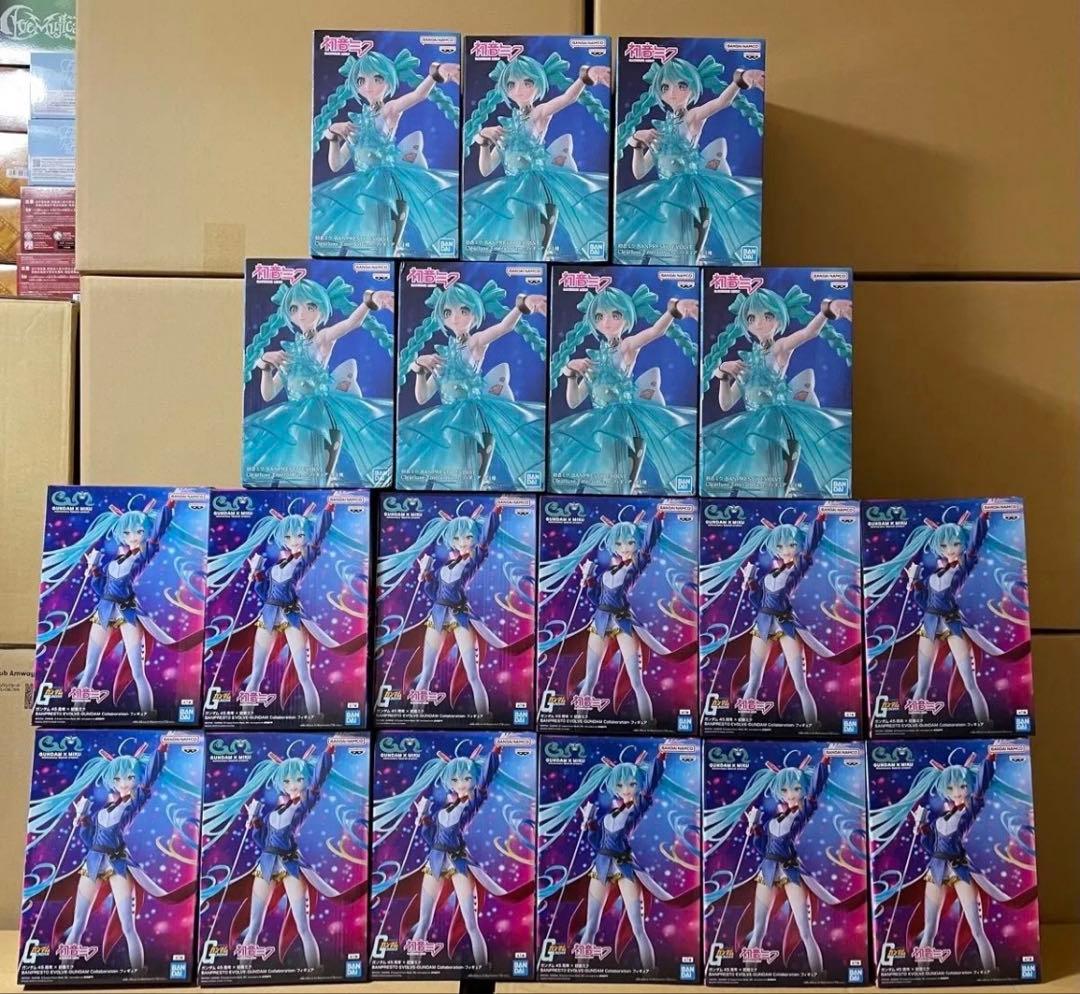 初音ミク　フィギュア EVOLVE ガンダム45周年 EmeraldGem