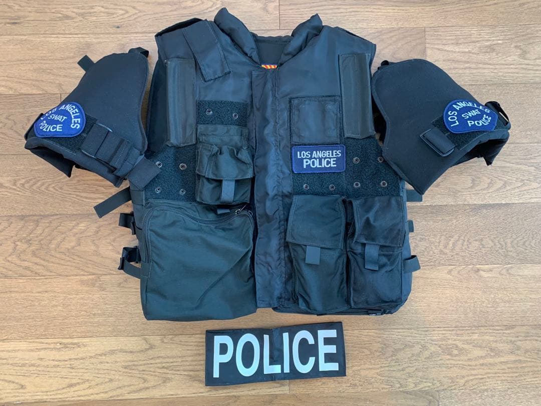 激レア 実物 ポイントブランク ベスト&サファリランド ショルダーアーマーセット