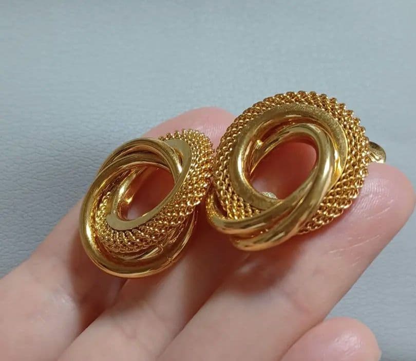 z09 MONET ゴールド ツイスト リング イヤリング - メルカリ