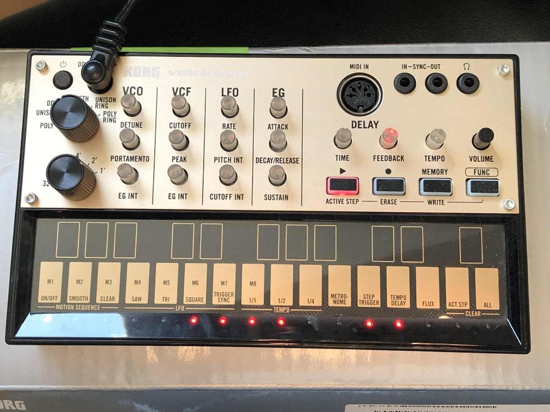 KORG Volca Keys・アナログ シンセサイザー・ACアダプター付き Amazon.co.jp: KORG コルグ/volca modular【ACアダプターセット