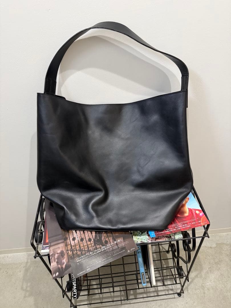LEATHER SHOULDER BAG MADE BY AETA オーラリー LEATHER SHOULDER BAG MADE BY AETA - AURALEE Official Website