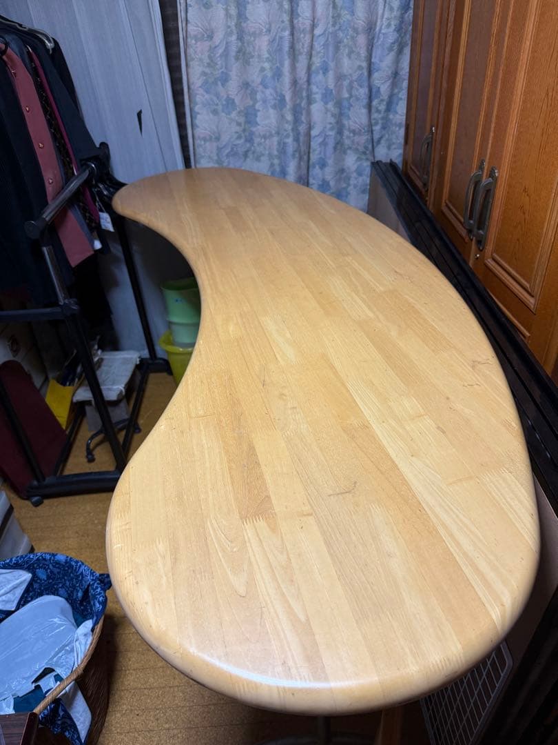 豆型木製カウンターテーブル　桜屋工業