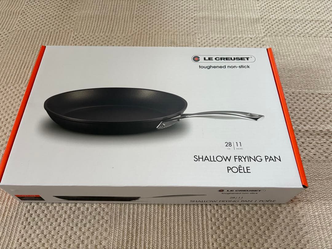 新品★ル・クルーゼTSNシャローフライパン 28cm ル・クルーゼ Le Creuset TNS シャローフライパン 28cm シリコン