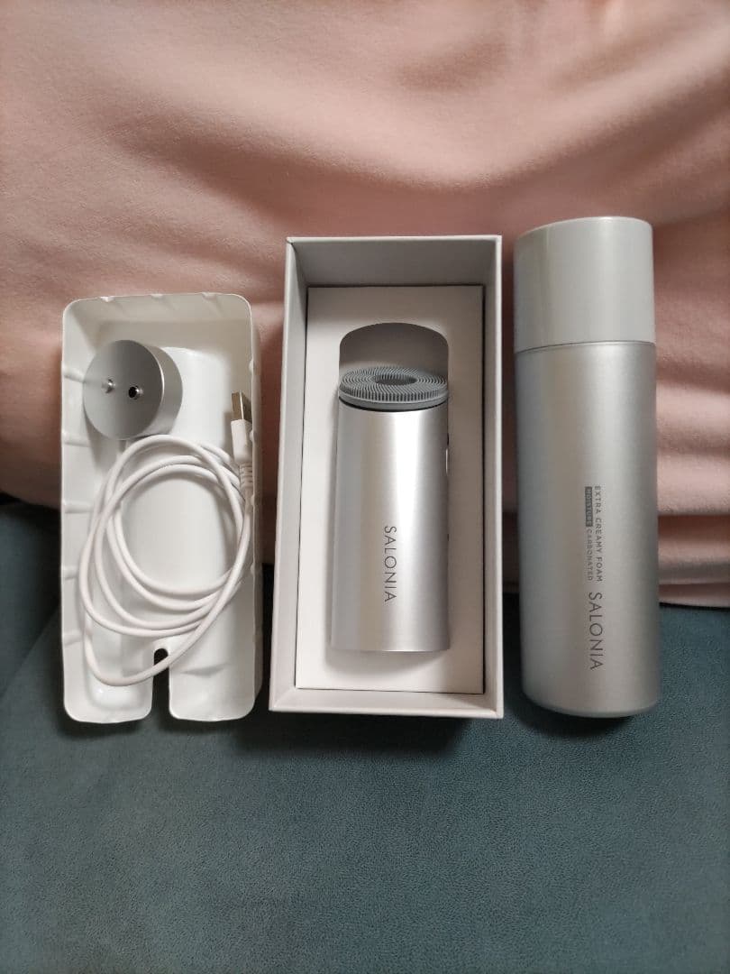 サロニア 電動洗顔ブラシと洗顔料