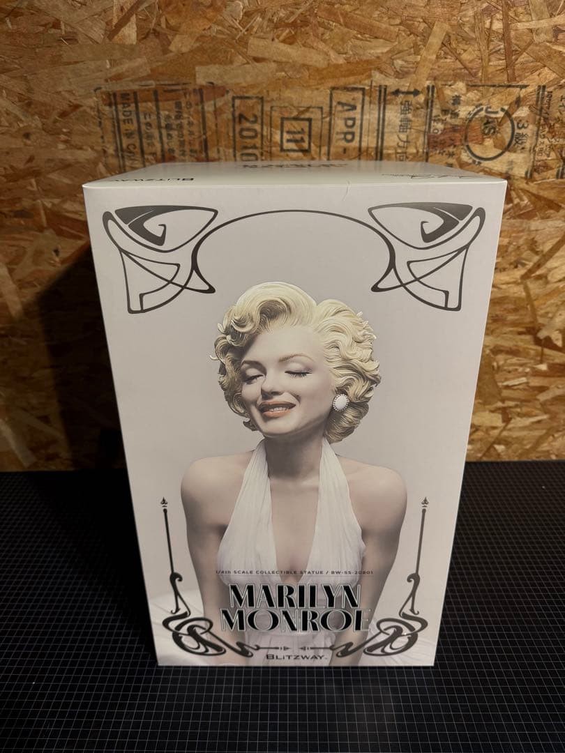 ブリッツウェイ　スパーブスケールスタチュー　マリリン・モンロー